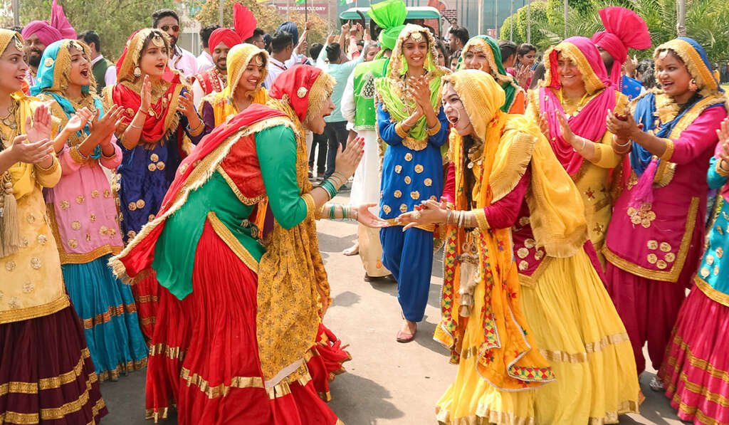 ਗਿੱਧਾ: ਸਮਾਜਿਕ ਮੁੱਦਿਆਂ ਅਤੇ ਸ਼ਕਤੀਕਰਨ ਲਈ ਔਰਤਾਂ ਦੇ ਸਮੂਹਾਂ ਦਾ ਮੰਚ 4 harvest celebration