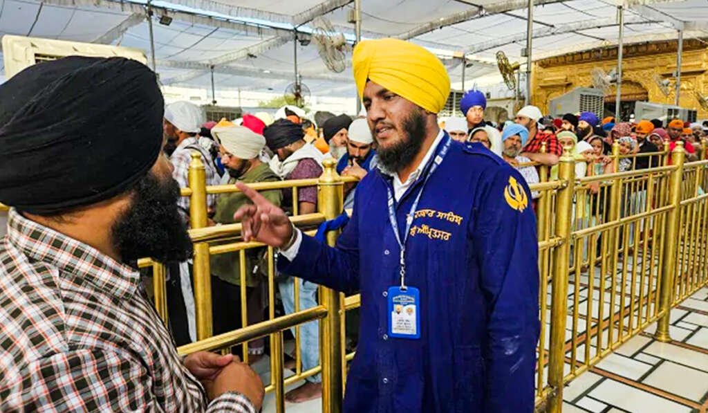 Lakhs of devotees visit