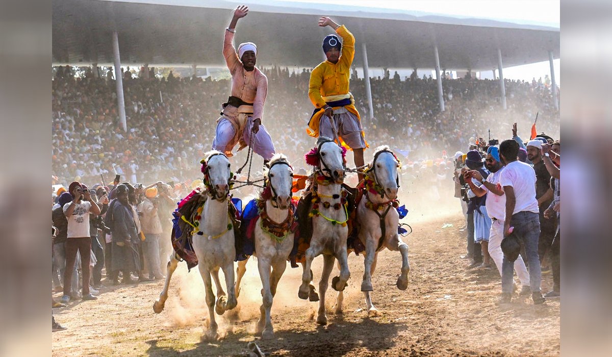 ਹੋਲੀ ਤੋਂ ਹੋਲਾ-ਮਹੱਲਾ 3 hola mohalla