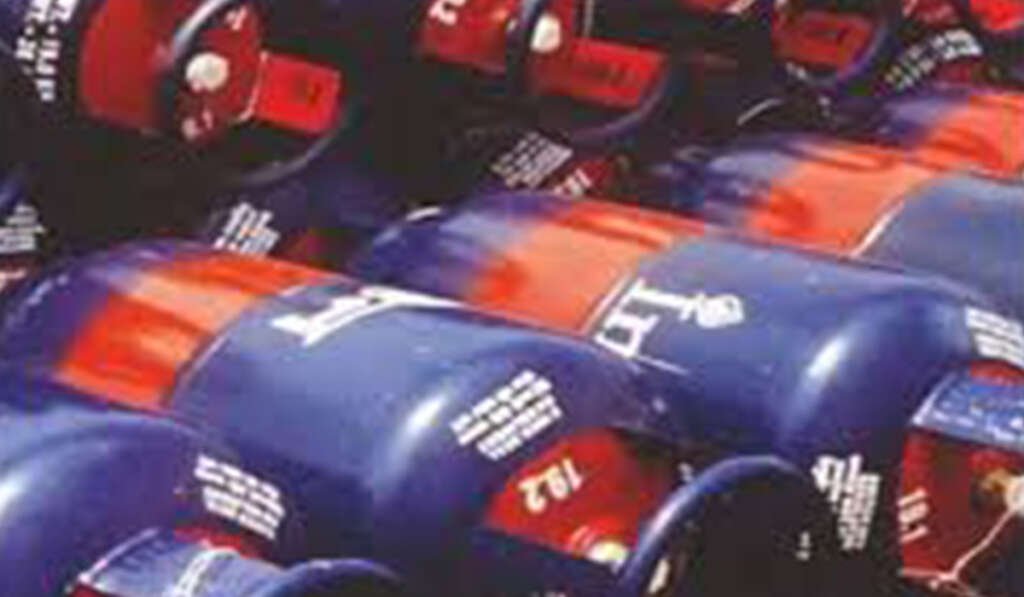 ਬਠਿੰਡਾ-ਫਾਜ਼ਿਲਕਾ 'ਚ ਜੰਗੀ ਹਾਲਾਤਾਂ ਦਾ ਅਸਰ: LPG ਸਪਲਾਈ ਲਈ ਨਵੀਆਂ ਹਦਾਇਤਾਂ ਜਾਰੀ 7 Ban on commercial cylinders