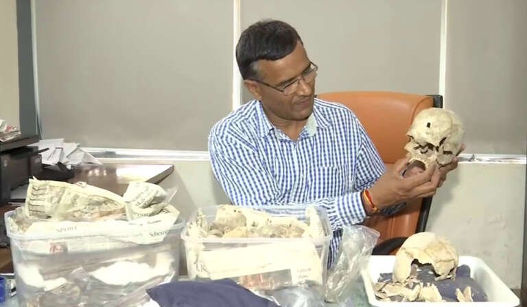 ਪੰਜਾਬ ਯੂਨੀਵਰਸਿਟੀ ਦੇ ਜੇ ਐਸ ਸਹਿਰਾਵਤ ਅੰਤਰਰਾਸ਼ਟਰੀ ਮੰਚ ‘ਤੇ ਹੋਏ ਸਨਮਾਨਿਤ, 282 ਹੱਡੀਆਂ ਵਾਲੇ ਅਜਨਾਲਾ ਕੇਸ ਦੀ ਜਾਂਚ ‘ਚ ਨਿਭਾ ਰਹੇ ਮੁੱਖ ਭੂਮਿਕਾ 13 JS Sehrawat of Panjab University honored