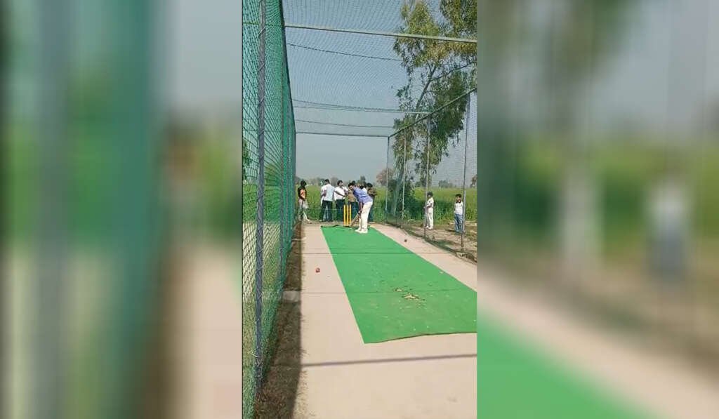 ਕ੍ਰਿਕਟਰ ਸ਼ੁਭਮਨ ਗਿੱਲ ਆਪਣੇ ਜੱਦੀ ਪਿੰਡ ਜੈਮਲਵਾਲਾ ਪਹੁੰਚੇ, ਬੱਚਿਆਂ ਨਾਲ ਖੇਡਿਆ ਕ੍ਰਿਕਟ ਅਤੇ ਵੰਡੀਆਂ ਕਿੱਟਾਂ 5 Shubman Gills batting prowess