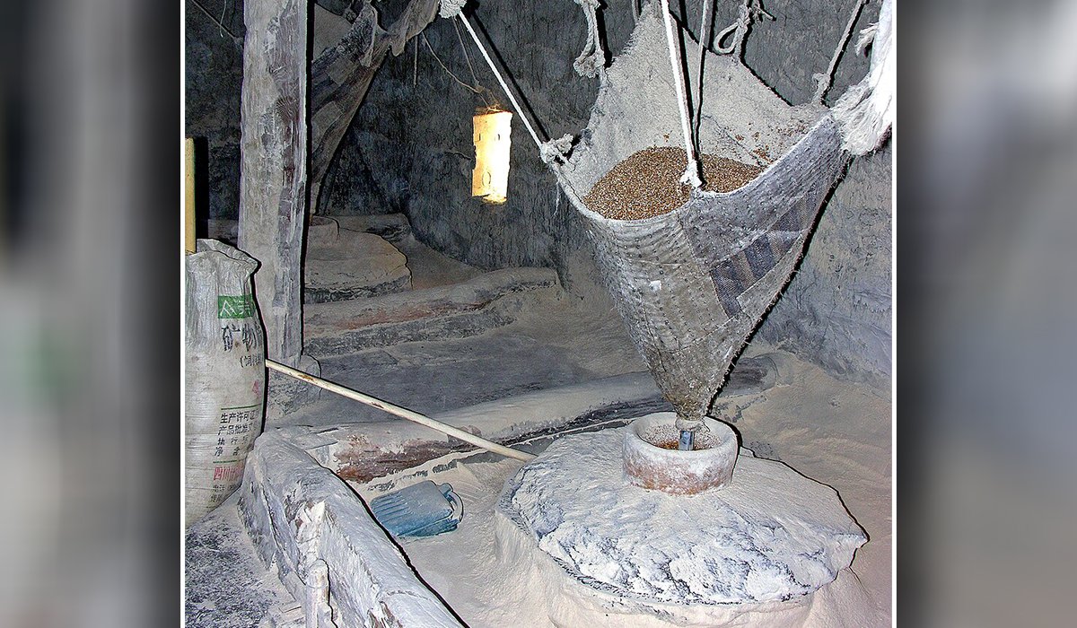 ਪਾਣੀ ਨਾਲ ਚੱਲਦੀ ਆਟਾ ਚੱਕੀ: ਇਕ ਪੁਰਾਤਨ ਵਿਰਾਸਤ 3 Water powered flour mill