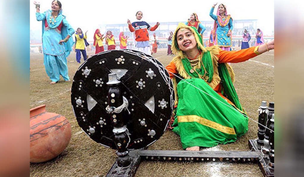 ਚਰਖਾ! ਪੰਜਾਬੀ ਸੱਭਿਆਚਾਰ ਦਾ ਅਨਿੱਖੜਵਾਂ ਅੰਗ ਅਤੇ ਤ੍ਰਿੰਝਣਾਂ ਦੀ ਰੂਹ 6 Current situation and blurring of heritage