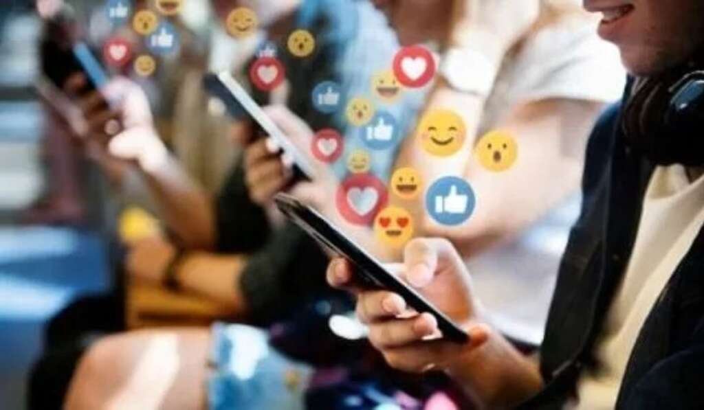 ਕੀ ਸੋਸ਼ਲ ਮੀਡੀਆ ਅਦਾਲਤ ਬਣ ਗਿਆ? ਜਦੋਂ ਸਬੂਤਾਂ ਤੋਂ ਪਹਿਲਾਂ ਸੋਸ਼ਲ ਮੀਡੀਆ ਸੁਣਾ ਦਿੰਦਾ ਹੈ ਫੈਸਲਾ! 7 public accusations