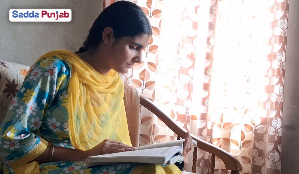 ਬਿਨਾਂ Coaching ਤੋਂ ਰਮਨਦੀਪ ਬਣੀ ਮੁਕਤਸਰ ਦੀ ਸਟਾਰ: 12ਵੀਂ ‘ਚੋਂ ਲਿਆ 10ਵਾਂ ਰੈਂਕ, ਹੁਣ ਜੱਜ ਬਣਨ ਦਾ ਸੁਪਨਾ 5 An example of self study and hard work