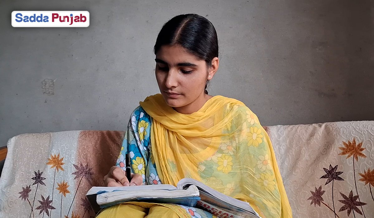 ਬਿਨਾਂ Coaching ਤੋਂ ਰਮਨਦੀਪ ਬਣੀ ਮੁਕਤਸਰ ਦੀ ਸਟਾਰ: 12ਵੀਂ ‘ਚੋਂ ਲਿਆ 10ਵਾਂ ਰੈਂਕ, ਹੁਣ ਜੱਜ ਬਣਨ ਦਾ ਸੁਪਨਾ 3 Ramandeep Kaur