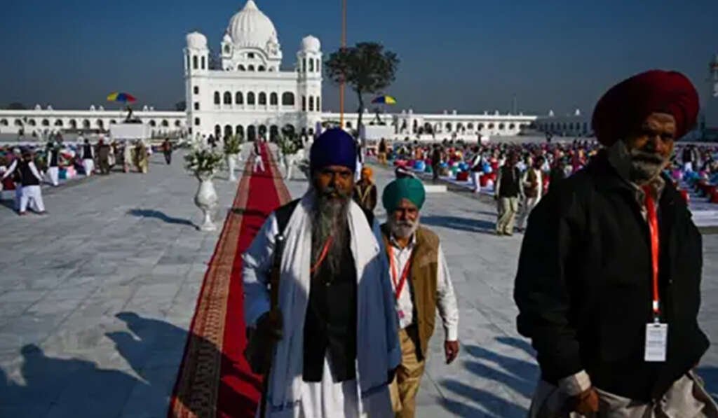 ਅੱਖੀਆਂ ਤੋਂ ਦੂਰ… ਸ੍ਰੀ ਕਰਤਾਰਪੁਰ ਸਾਹਿਬ! 8 Historical Background and Current Challenges of the Corridor
