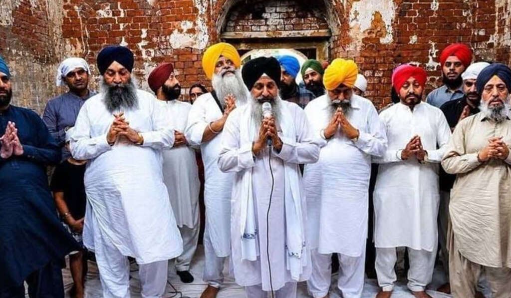 79 ਸਾਲਾਂ ਬਾਅਦ ਸਿੱਖ ਸੰਗਤ ਲਈ ਮੁੜ ਖੁੱਲ੍ਹਿਆ ਲਾਹੌਰ ਦਾ ਇਤਿਹਾਸਕ 'ਗੁਰਦੁਆਰਾ ਪਾਤਸ਼ਾਹੀ ਛੇਵੀਂ' 5 History of the construction of Gurdwara Sahib