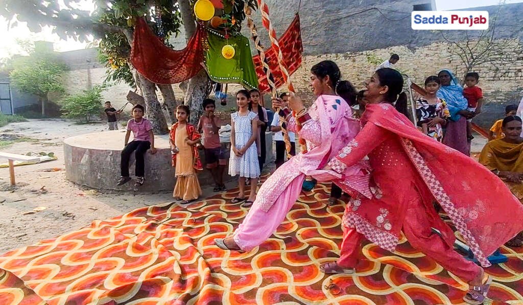 ਸਾਂਝ ਅਤੇ ਪਿਆਰ ਦਾ ਪ੍ਰਤੀਕ ‘ਤੀਆਂ’: ਜਾਣੋ ਇਸ ਦਾ ਇਤਿਹਾਸ, ਸੱਭਿਆਚਾਰਕ ਮਹੱਤਵ ਅਤੇ ਬਦਲਦਾ ਰੂਪ-ਰੰਗ 5 Special things associated with Teej in Punjab