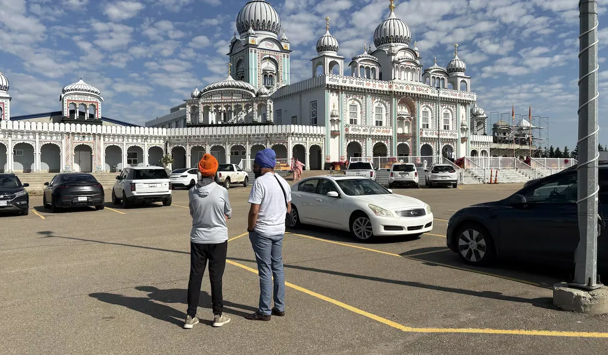 ਐਡਮੰਟਨ ਦਾ ਗੁਰਦੁਆਰਾ, ਸਵੇਰ ਦਾ ਵੇਲਾ : ਇੱਕ ਸਕ੍ਰਿਊਡ੍ਰਾਈਵਰ ਅਤੇ ਸਾਡੇ ਦੁਆਰਾ ਬਣਾਏ ਗਏ ਹਰ ਕਾਨੂੰਨ ਦੀਆਂ ਸੀਮਾਵਾਂ ਜੋ ਬੇਅਦਬੀ ਨਾਲ ਸਬੰਧਤ ਹਨ 3 Edmontons Gurdwara