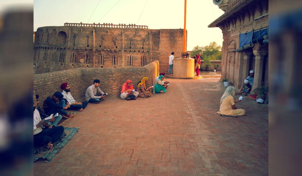 ਭਾਰਤ ਦਾ ਸਭ ਤੋਂ ਪ੍ਰਾਚੀਨ ਜਿਊਂਦਾ ਇਤਿਹਾਸ; ਬਠਿੰਡਾ ਦਾ ਇਤਿਹਾਸਕ 'ਕਿਲ੍ਹਾ ਮੁਬਾਰਕ' 6 Religious Importance Sikh Gurus and Sufi Saints