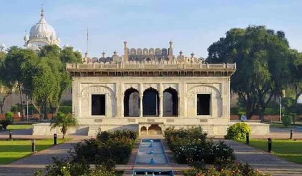 ਸੰਗਰੂਰ ਦਾ ਬਨਾਸਰ ਬਾਗ਼ ਅਜਾਇਬ ਘਰ! ਜੀਂਦ ਰਿਆਸਤ ਦੀ ਸ਼ਾਨਦਾਰ ਵਿਰਾਸਤ 9 A lesson in heritage for the new generation