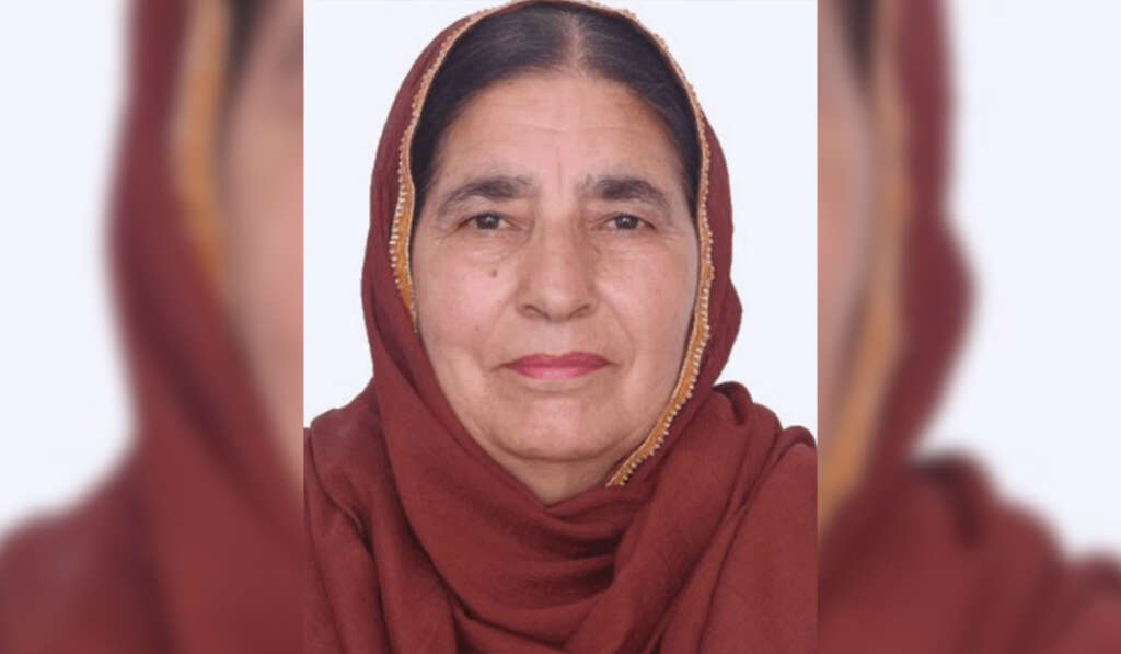 50 ਮਧੂ-ਮੱਖੀ ਕਾਲੋਨੀਆਂ ਤੋਂ 900 ਕਿਸਾਨਾਂ ਨੂੰ ਸਿਖਲਾਈ ਤੱਕ: ਪੰਜਾਬ ਦੀ ਉਹ ਮਹਿਲਾ ਜਿਸ ਨੇ ਮਧੂ-ਮੱਖੀ ਪਾਲਣ ਨੂੰ ਬਣਾਇਆ ਆਪਣਾ ਕਾਰੋਬਾਰ 4 involve women in beekeeping