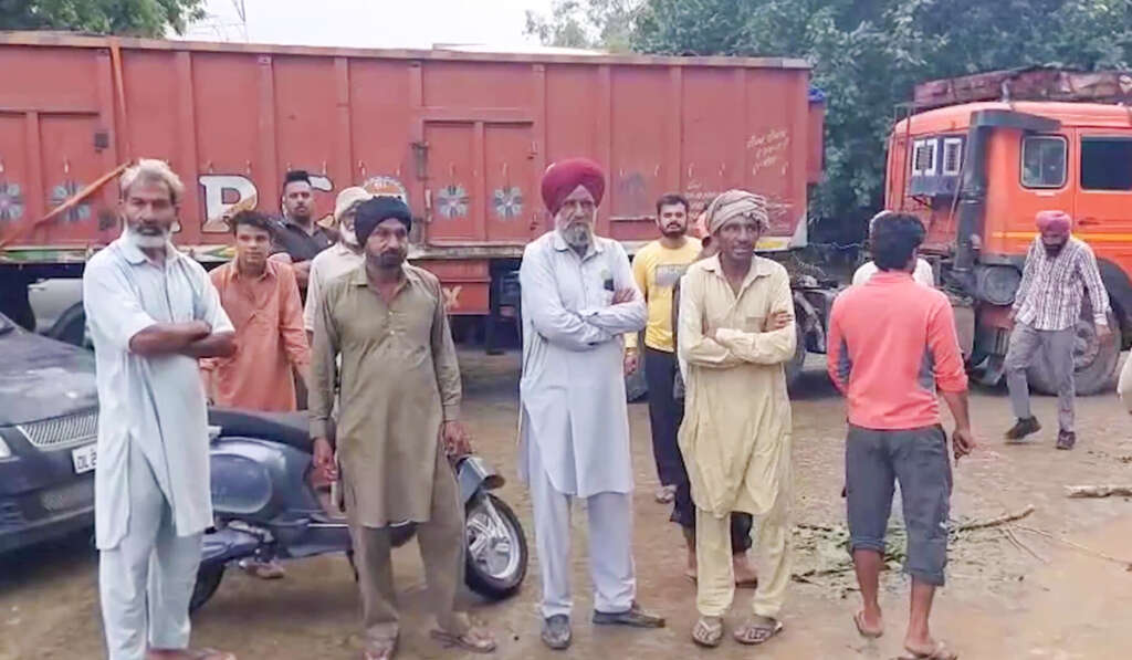 ਝੋਟਾ ਲਈ ਇਨਸਾਫ਼ ਦੀ ਗੂੰਜ: ਪੰਜਾਬ ਬੰਦ, ਸੜਕਾਂ ’ਤੇ ਰੋਸ ਪ੍ਰਦਰਸ਼ਨ, ਅੰਤਿਮ ਸੰਸਕਾਰ ਤੋਂ ਪਹਿਲਾਂ ਇਨਸਾਫ਼ ਦੀ ਮੰਗ 4 Mansa Bandh