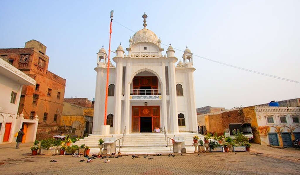 ਕੇਸਾਂ ਦੀ ਰਾਖੀ ਲਈ ਖੋਪਰੀ ਵਾਰਨ ਵਾਲੇ ਮਹਾਨ ਸ਼ਹੀਦ ਭਾਈ ਤਾਰੂ ਸਿੰਘ ਜੀ 8 shaheedganj